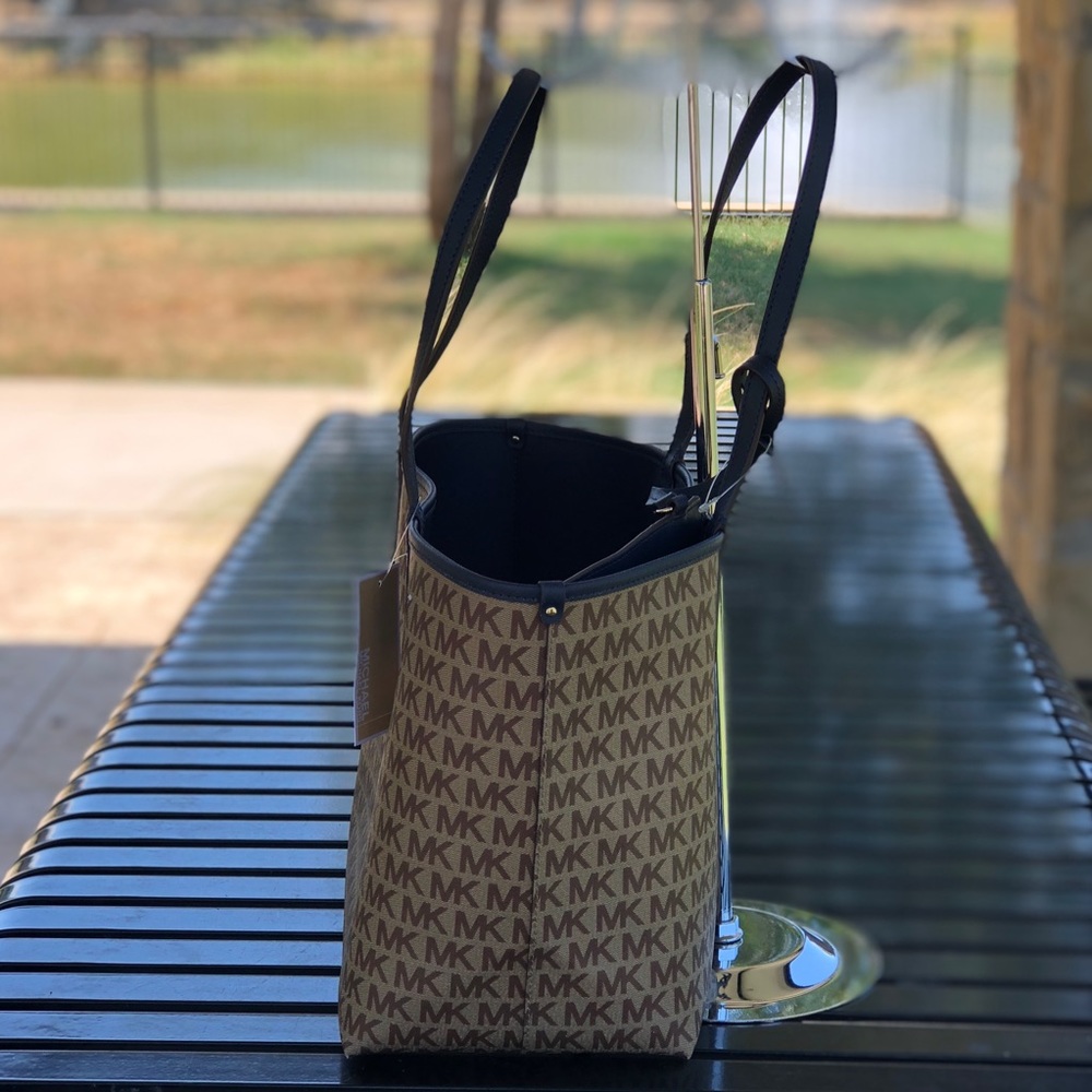 Michael Kors Candy Reversible Tote Bag w/ Pouch - Picture 5 of 8